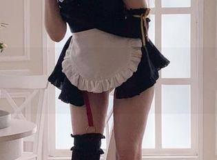 Alina Becker在机械纪元2B的写真集：资源堆成山，不要怪我没有提前打招呼！