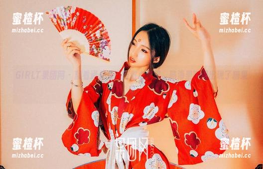 GIRLT果团网 - 翻看通灵儿这组甜心快照，脑海里瞬间出现了糖果屋