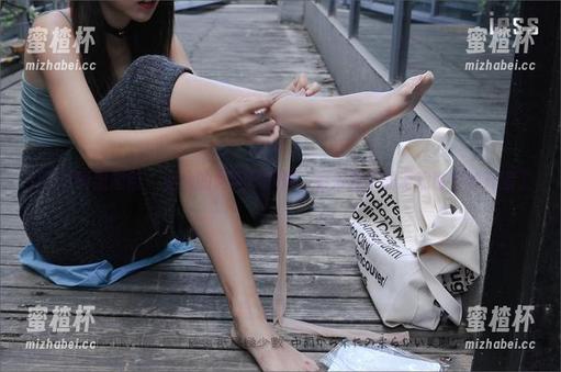 IESS异思趣向 - 小六的舍宾袜图库，看来袜子的游戏也开始升温了