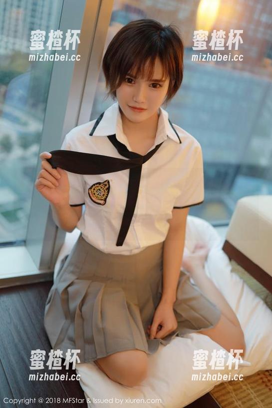 MFStar模范学院-安琪Yee MFStar模范学院 - 安琪Yee的连衣裙全套,清新得让人想一秒变幽灵,悄悄地,飘走一阵清风。