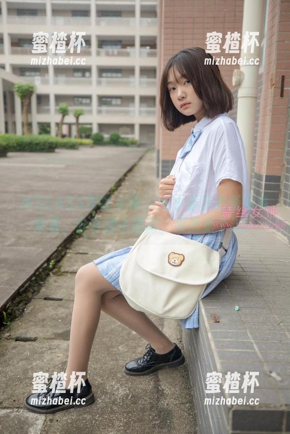 MSLASS梦丝女神 - 从小亦菲最新写真来看，分享超小蛮腰，果然是个迷！