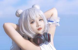 当Sayo Momo穿上新年装,观众们的眼睛都不由自主地停留!