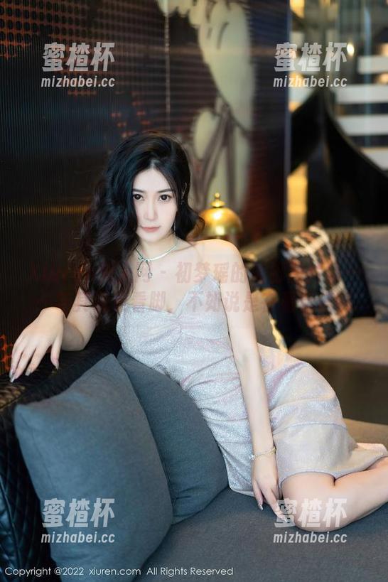 Xiuren秀人网-初梦瑶 Xiuren秀人网 - 初梦瑶的美脚图片集——与其说是看脚,不如说是在看自信啊