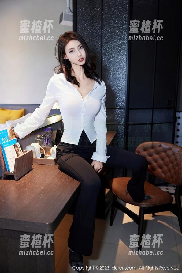 Xiuren秀人网 - 高清套图来了，小尤奈的裸足，感觉土豆都在默默舔屏