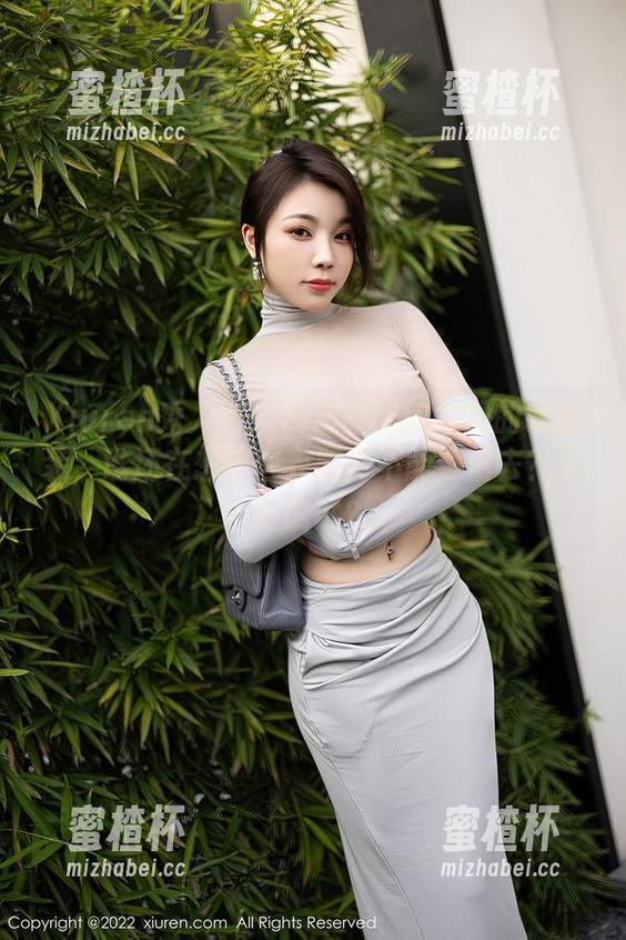 Xiuren秀人网 - 高清就是阿朱啊的职业装，谁还在想这些衣服能不能穿出去？下载试试？