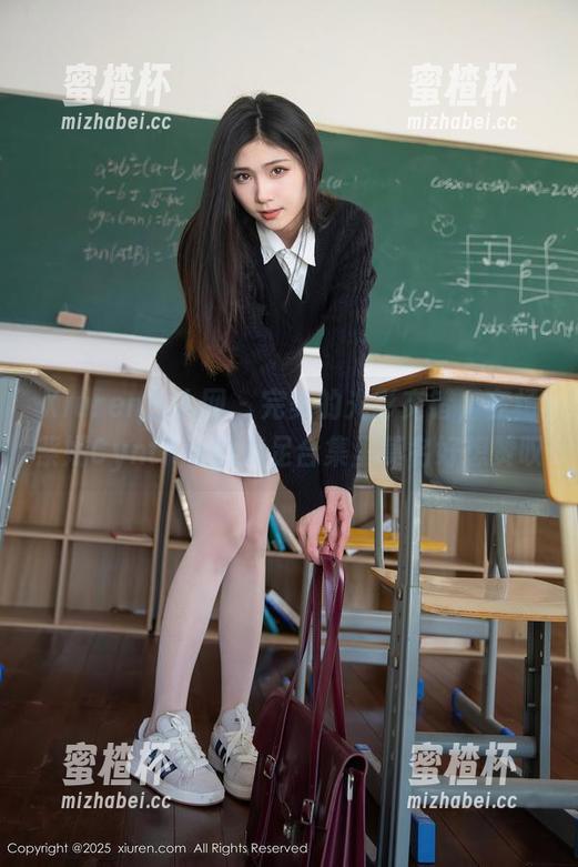 Xiuren秀人网 - 完美的光影交错，在杨紫嫣Cynthia的美足合集里莫名好想赞叹