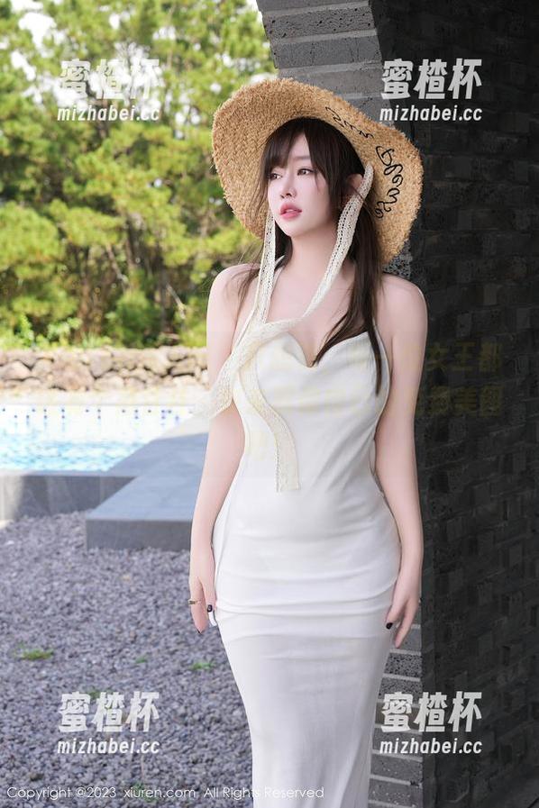Xiuren秀人网-燕甘甘 Xiuren秀人网 - 只想说,每一位女王都该有个燕甘甘,快来取你自己的免费美图吧!