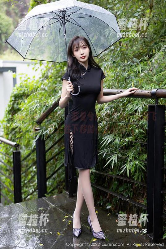 Xiuren秀人网-苏曼兮 Xiuren秀人网 - 苏曼兮短裙合集:裙摆飞舞,目光往下移的小资源包!