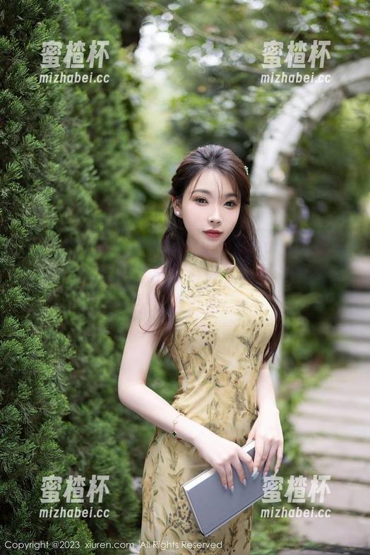 Xiuren秀人网 - 这一组软软roro的吊带作品，完全不打算藏着掖着，图片里的氛围好难抵挡！