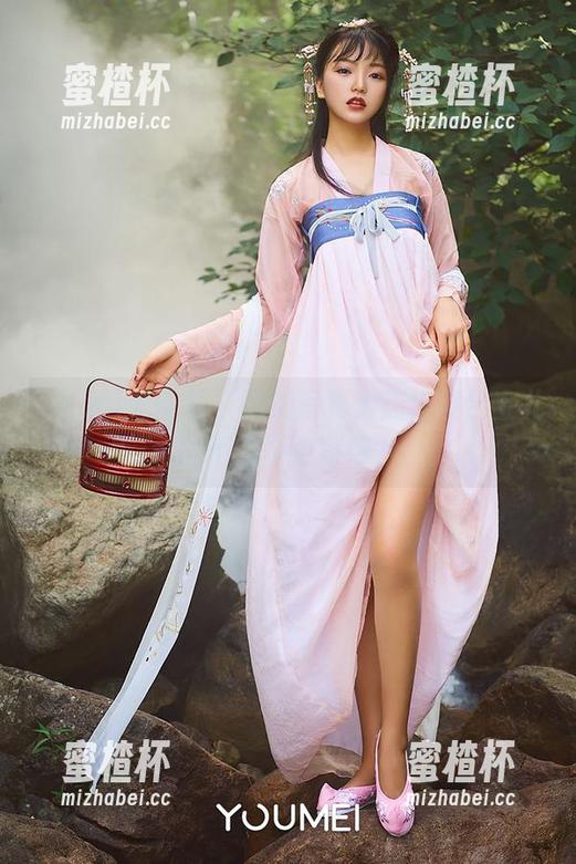 YouMi尤蜜荟-黄金宝儿 YouMi尤蜜荟 - 这组写真太迷,黄金宝儿能不能少点深情?