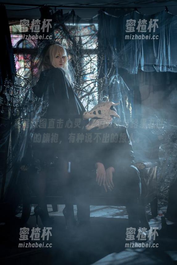 Zyra秋 私房原图直击心灵,Zyra秋与路易九世的旗袍,有种说不出的撩人。