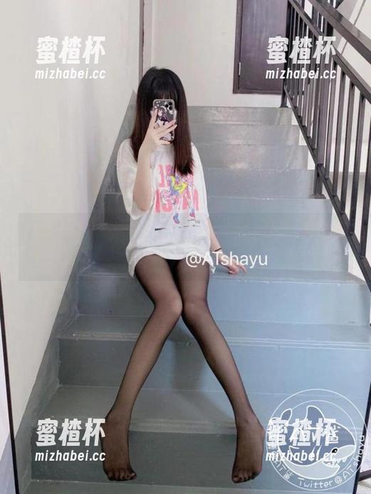 at鲨鱼 分享宿舍八卦:at鲨鱼的妻子和她的秘密写真集