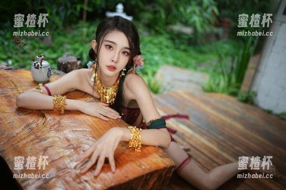 余多多Dudu的校园私拍合集：你以为是灵异事件？其实是我的拍摄小道具！