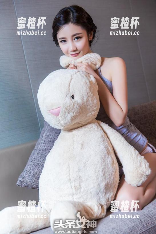头条女神-蔡楠 头条女神 - 这就是蔡楠的私拍魔力:一件皮衣瞬间撩动你我心弦!