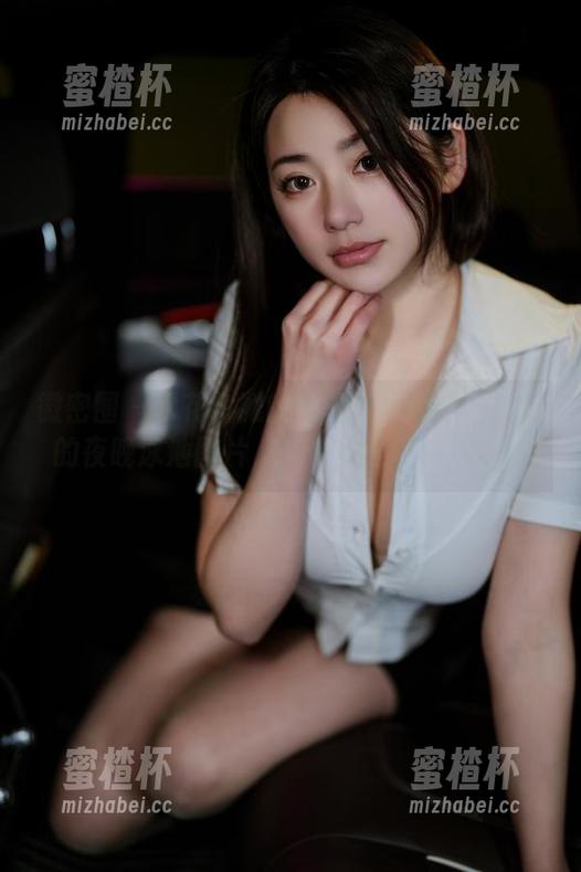 奶宝妹纸 微密圈 - 水花飞溅的免费时间:奶宝妹纸的夜晚泳池图片,个个都是趣事满满!