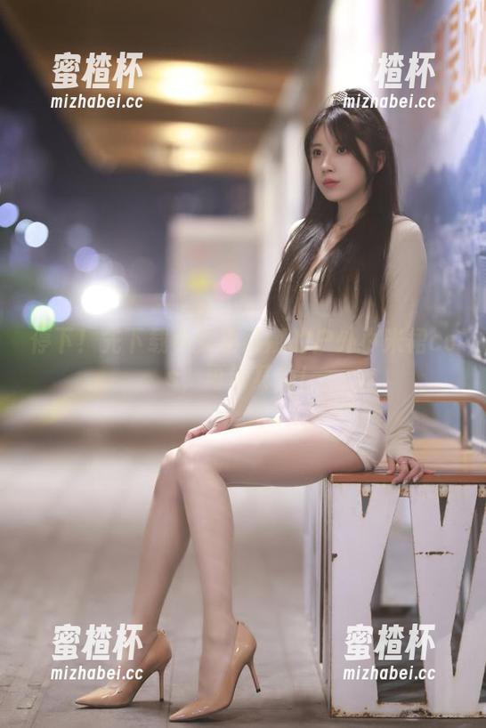 停下！先下载小女巫露娜的户外小米裙cos，再说其他！