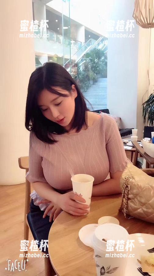 微密圈 - 看吧，小芯酱在豹纹里翻滚，萌得有点偏执。