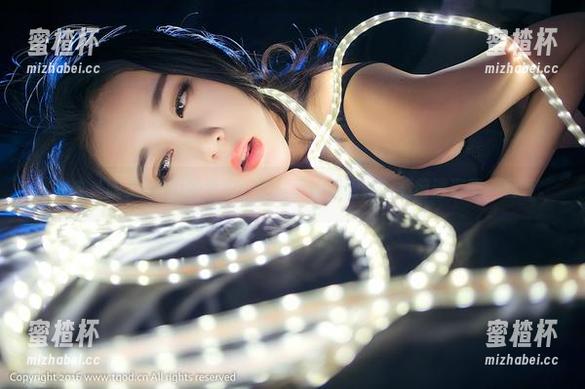 推女神-晓艾fafa 推女神 - 晓艾fafa的毛衣:图片下的温暖,下载前请深吸一口气。