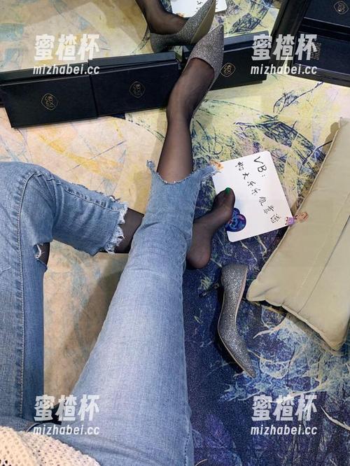 微密圈 - 杨大乐乐很靠谱泳装定制：这些作品里，似乎每一条线都是在撩人啊。