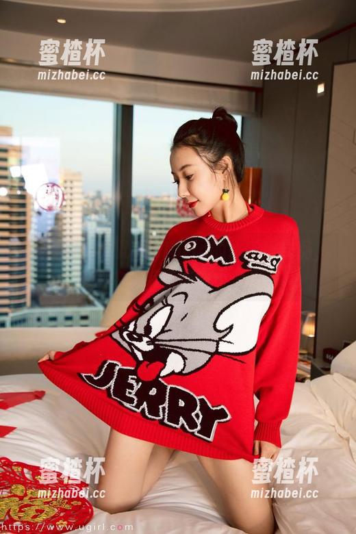 果儿Victoria 微密圈 - 果儿Victoria的水手服作品,高清中夹带着些许小心思。