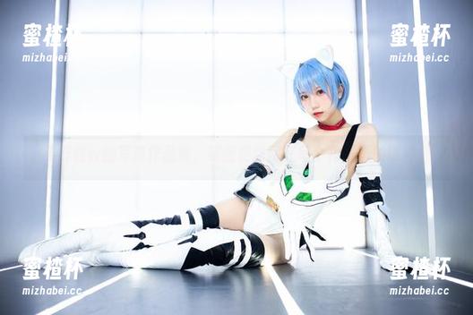 果咩酱w 果咩酱w的写真作品集,秘密是隐藏在每个角落里的眼神。