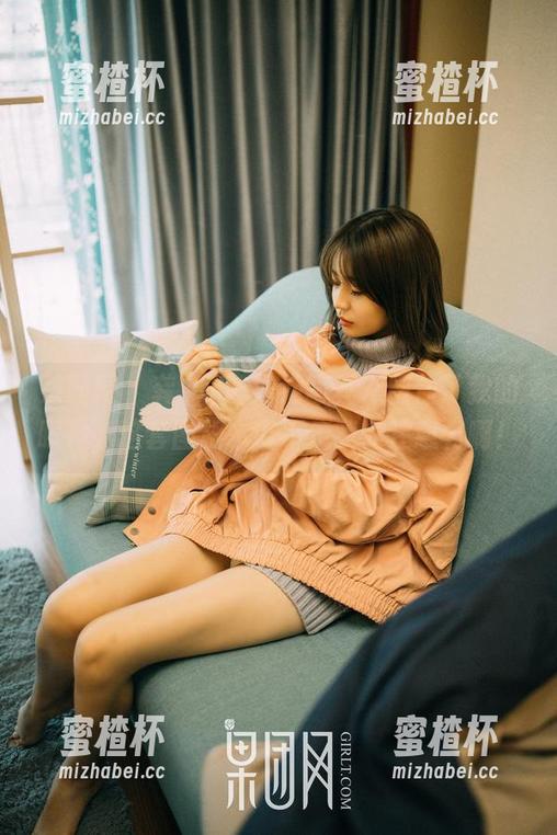 果团网-龚玥菲 果团网 - 龚玥菲的泳池写真,圈住了我的眼神,这套图根本带不走我的注意力啊!