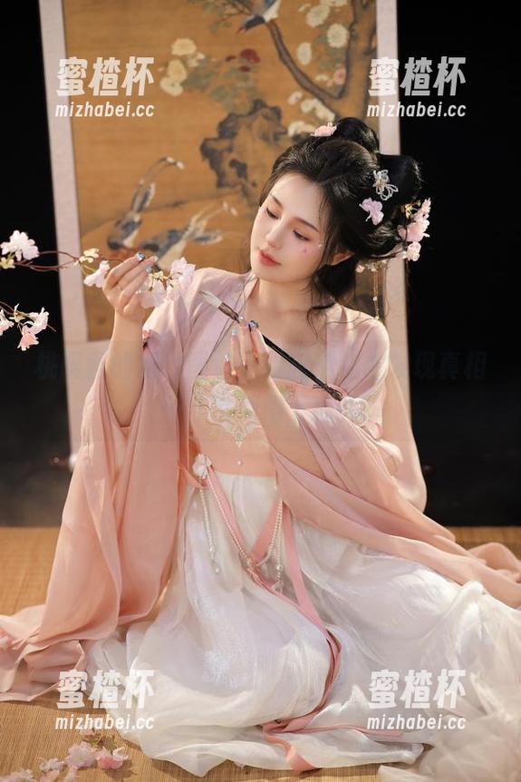 桃暖酱的婚纱图包，看完后你才发现真相…非常值得下载！