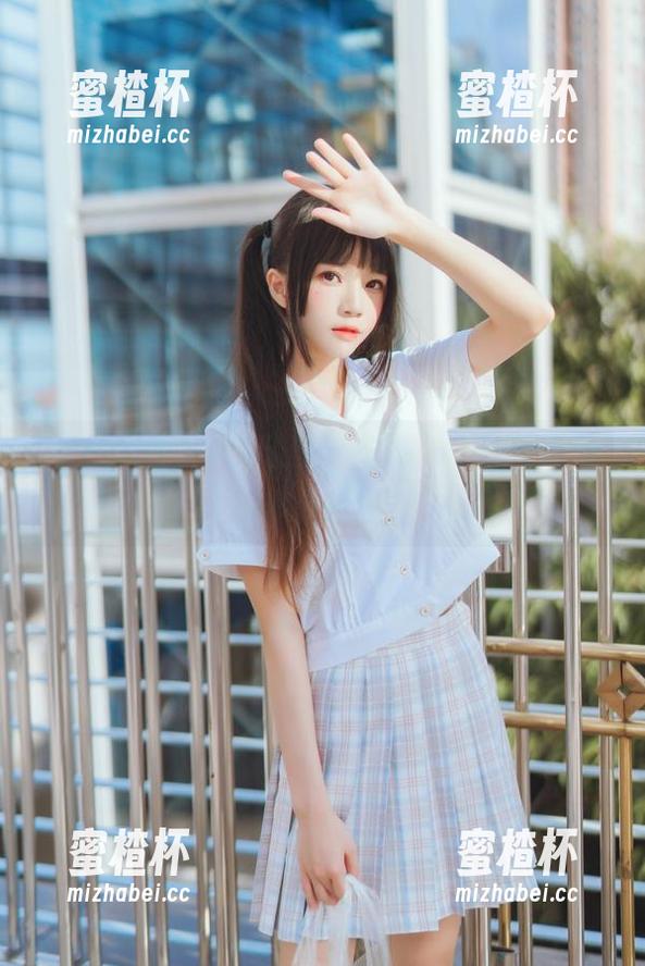 桜桃喵 今日观看,桜桃喵的“冬眠”,长裙里藏着多少故事?