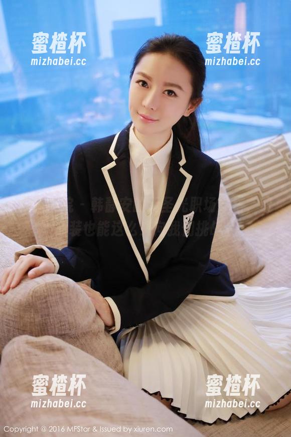 模范学院 - 韩静安的无圣光职场穿搭，职业装也能这么来向我们挑战。