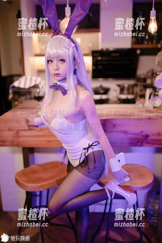 私拍图集大揭秘：樱井小莜和她的丝袜到底有啥魔力？