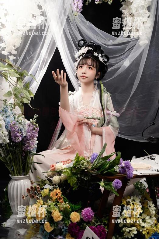 爆机少女喵小吉 精选油亮图包,一言不合就想赞赏爆机少女喵小吉的大胆。