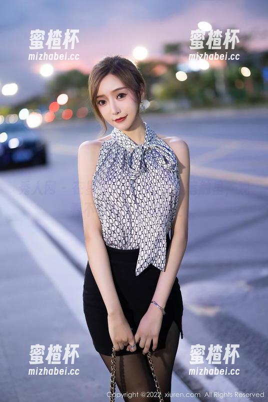 秀人网 - 在星星baby的黑白笔触里，观看不如随便聊聊省心。