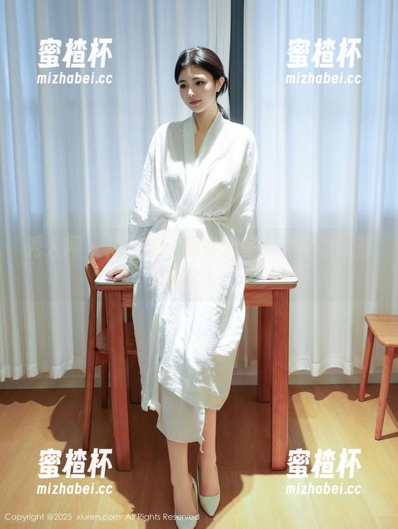 秀人网-范小宣 秀人网 - 范小宣:用办公室写真向职场规则说不。