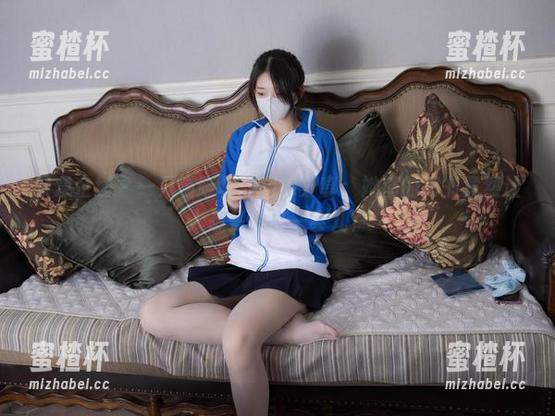 紧急企划 - 一只喵喵梓的图库分享：她演的秘书竟然让人想多停留一会儿？