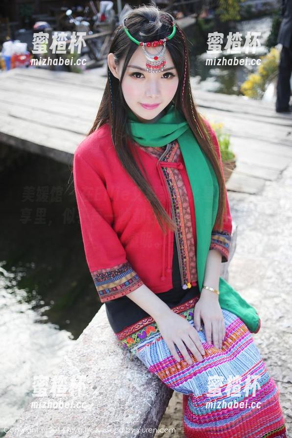 美媛馆 - 在Ellie艾栗栗的比基尼写真分享里，似乎每一帧都在恍惚，看得不够过瘾呢。