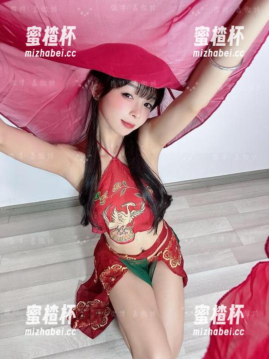聂傲娇 微密圈 - 聂傲娇的婚纱套图,分享难得的惊艳,明白她是不可能低调的人。