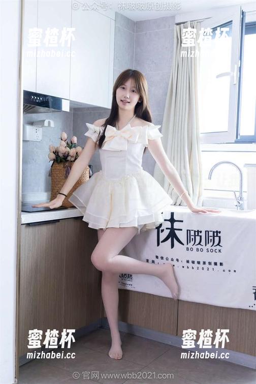 袜啵啵-小安 袜啵啵 - 小安与高跟鞋的高清写真:让我再多看一眼!