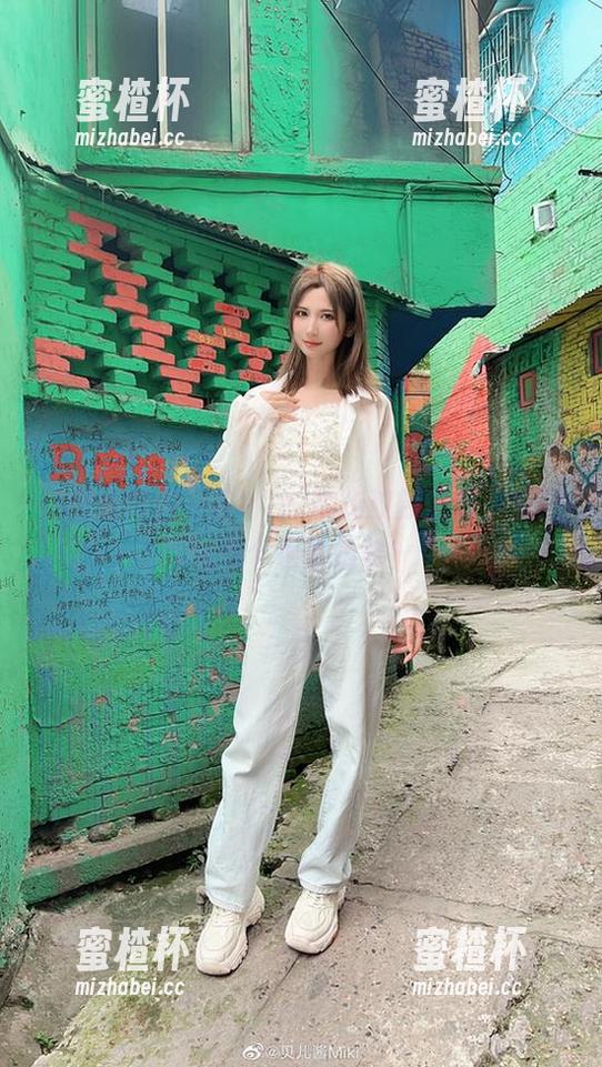 贝儿酱Miki 在线追踪贝儿酱Miki的豹纹新发现,美图也是个绝妙伪装!