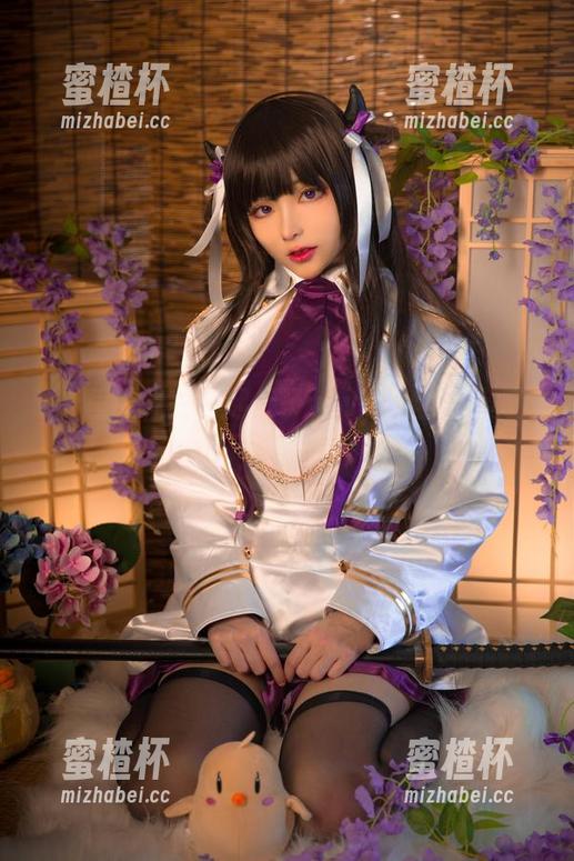 起起子vvvv 阴影里的光芒:起起子vvvv的丝袜写真,不走寻常路