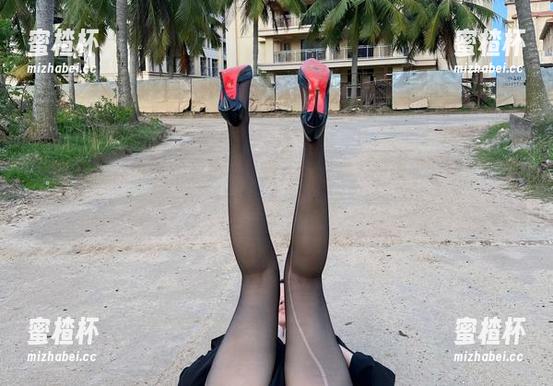 迷人的五姨太 微密圈 - 这可太有意思了!迷人的五姨太的内衣套图,下载时请轻声慢语!