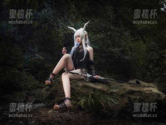麻花麻花酱的私房写真——这个圣诞，火腿肠都不够用了