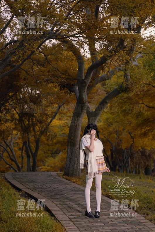 黏黏团子兔 这是黏黏团子兔的微醺写真的味道,好像让我也想来一杯酒